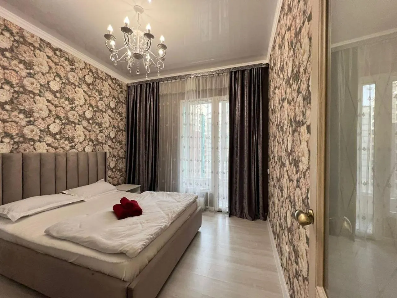 С Видом На Горы Апартаменты С Дизайнерским Ремонтом Almaty Apartment